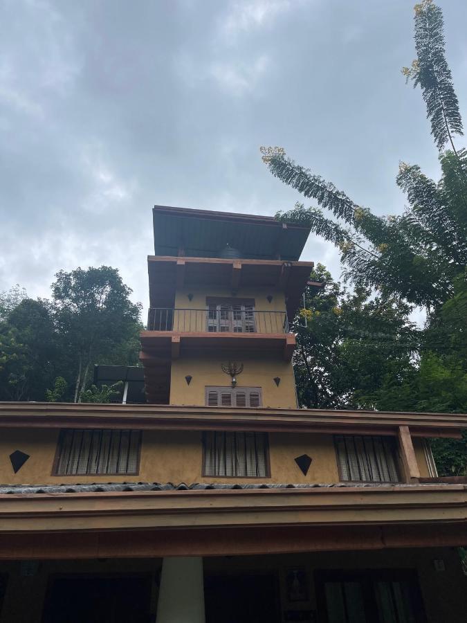 Eagles Lodge - Kandy Digana Luaran gambar