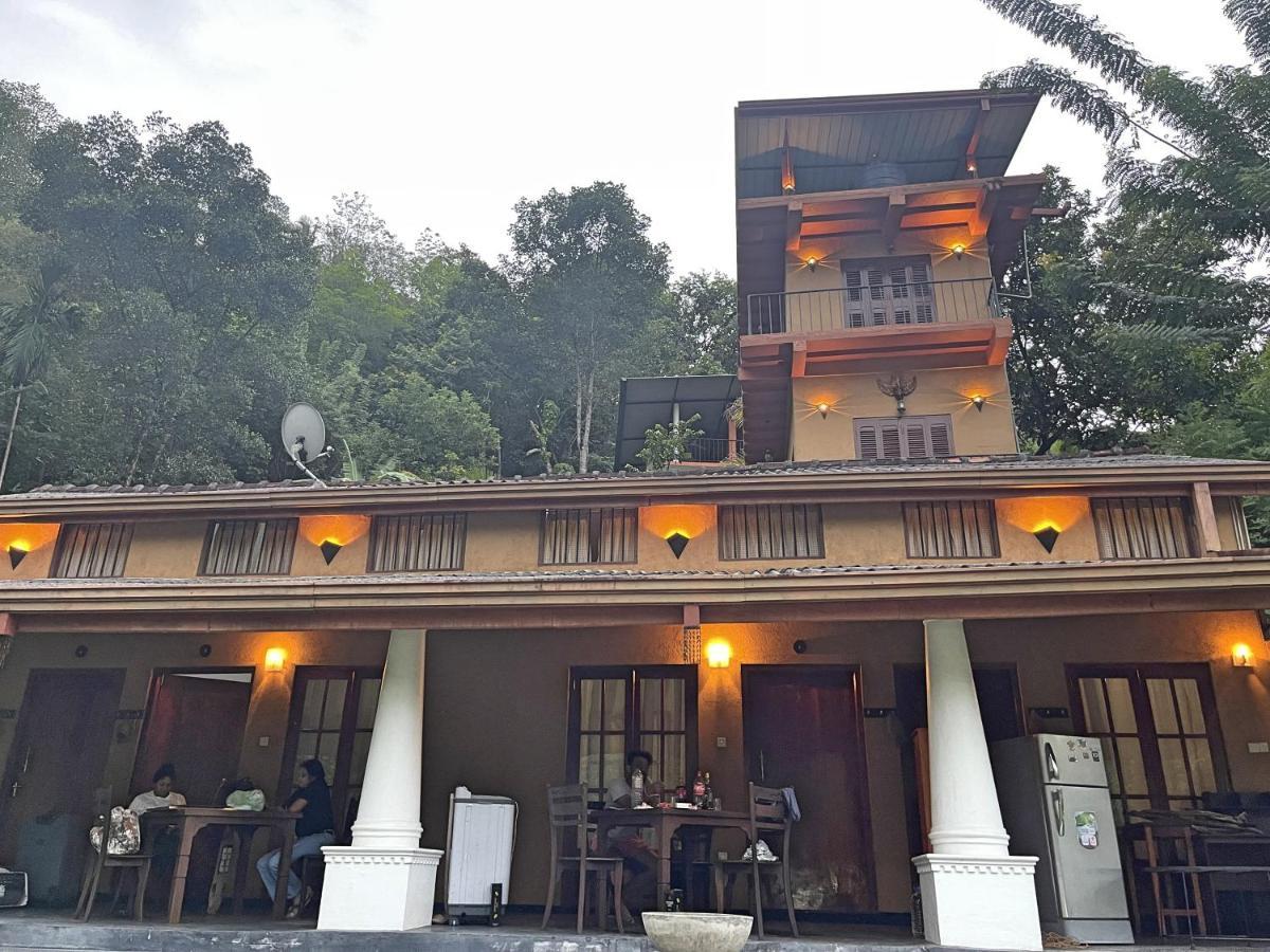 Eagles Lodge - Kandy Digana Luaran gambar